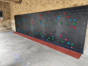 mur escalade Brassy